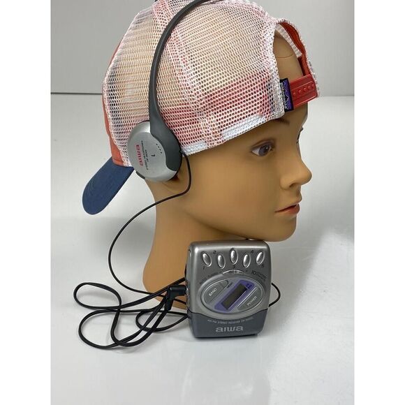 Vtg Aiwa Walkman AM FM Stereo Receiver CR-DX501 & Over the Ear Headphones Gray D - Picture 1 of 9